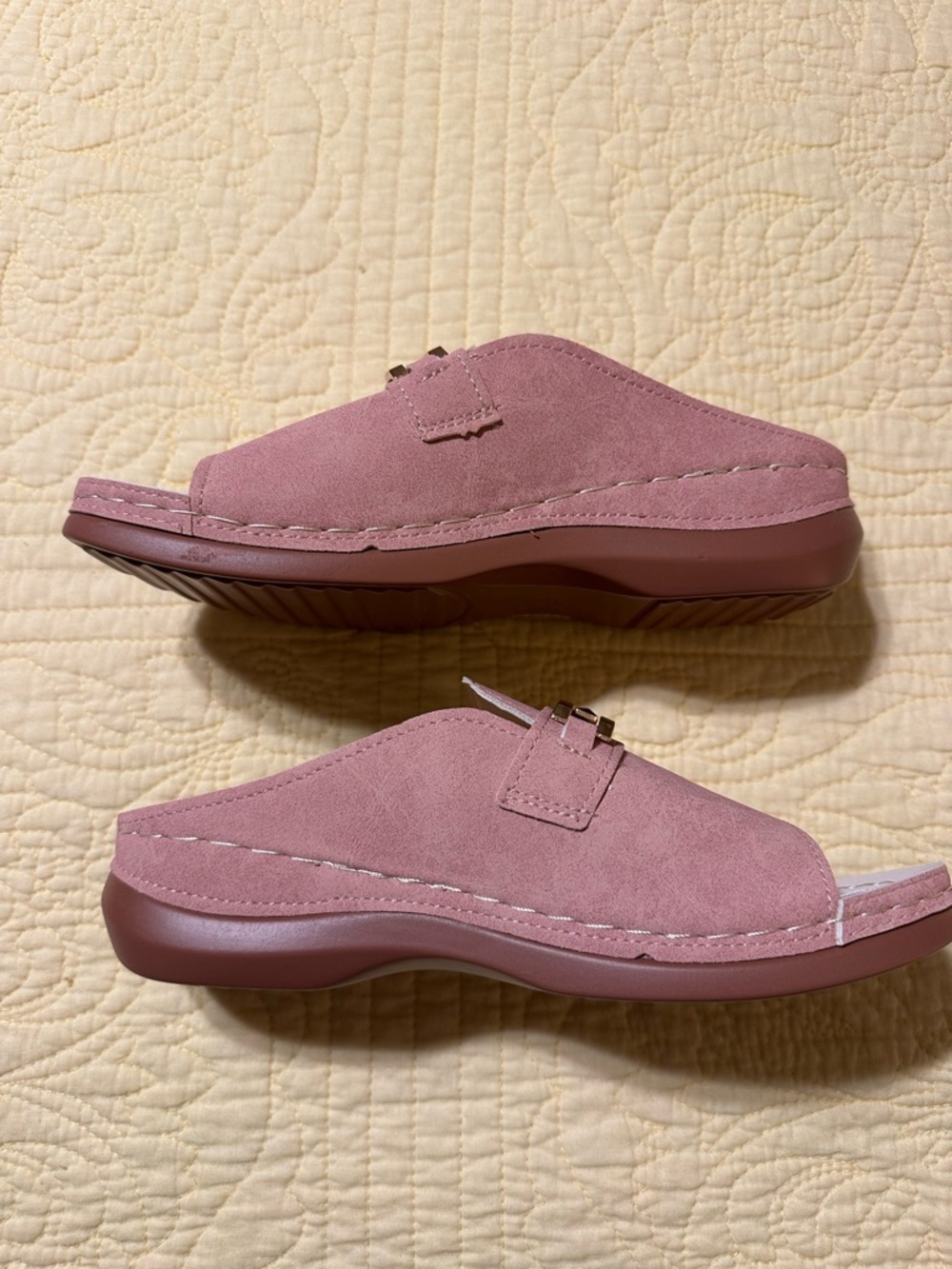 Women's Blush Slip-On Mules with Gold Chain Detail - Picture 4 of 7